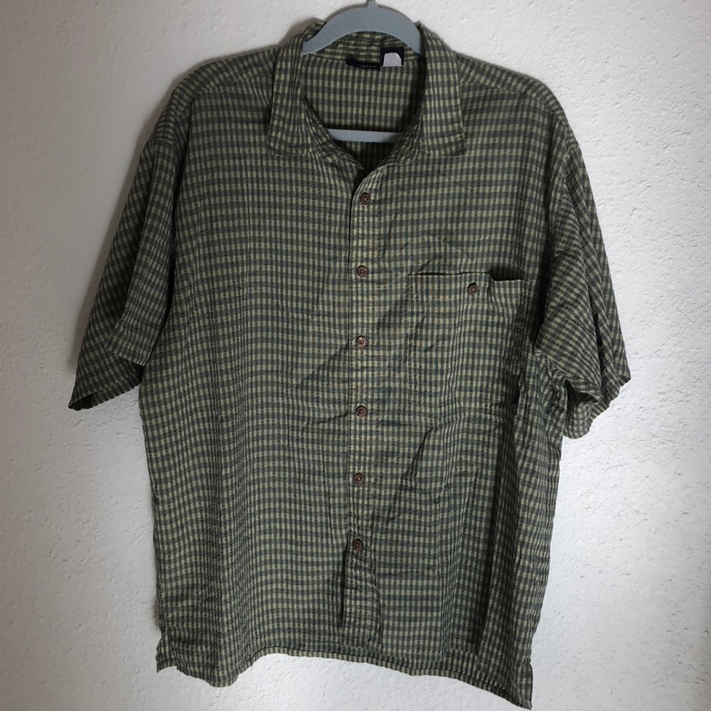 Patagonia plaid button down shirt